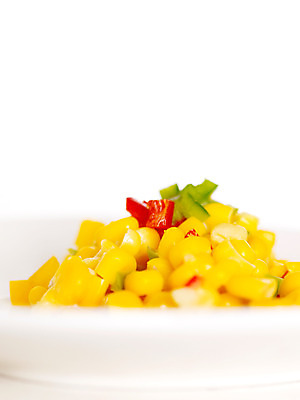 포토 식기 음식 곡류 실내 샐러드 파일형식 옥수수샐러드 그릇 옥수수 접시 콘샐러드 서양음식 JPG 사람없음 스튜디오촬영 국내포토