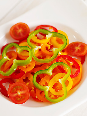 포토 JPG 스튜디오촬영 접시 음식 채소 식재료 방울토마토 피망 파프리카 사람없음 슬라이스 국내포토 식기 토마토 실내 파일형식