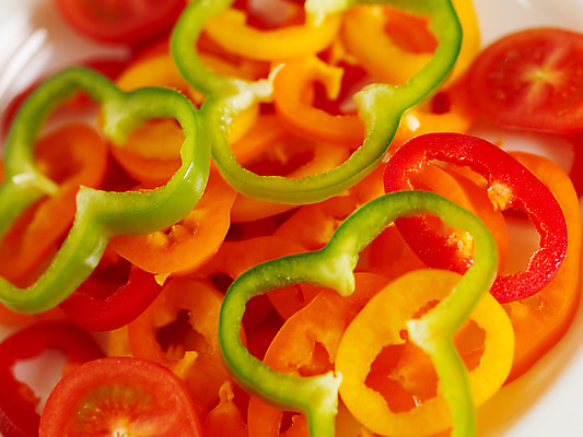 포토 JPG 접시 음식 채소 식재료 방울토마토 피망 파프리카 근접촬영 사람없음 슬라이스 국내포토 식기 뷰포인트 토마토 파일형식