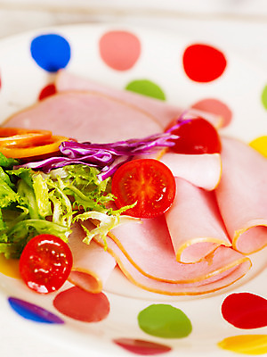 포토 JPG 스튜디오촬영 그릇 접시 음식 채소 방울토마토 피망 서양음식 사람없음 샐러드 양상추 햄 적채 슬라이스햄 국내포토 식기 토마토 실내 육류 양배추 파일형식