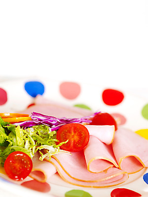 포토 JPG 스튜디오촬영 그릇 접시 음식 채소 방울토마토 피망 서양음식 사람없음 샐러드 양상추 햄 적채 슬라이스햄 국내포토 식기 토마토 실내 육류 양배추 파일형식