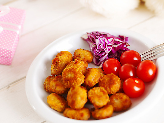 포토 JPG 스튜디오촬영 접시 음식 포크 토마토 채소 방울토마토 선물 요리 사람없음 선물상자 상자 돈가스 적채 미니돈까스 국내포토 식기 실내 커틀릿 양배추 파일형식