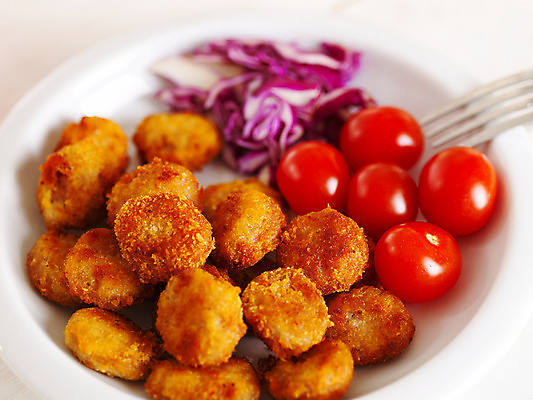 포토 JPG 스튜디오촬영 접시 음식 포크 토마토 채소 방울토마토 요리 사람없음 돈가스 적채 미니돈까스 국내포토 식기 실내 커틀릿 양배추 파일형식