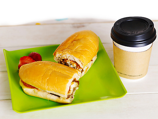 포토 JPG 스튜디오촬영 접시 커피 음료 음식 빵 딸기 디저트 샌드위치 사람없음 테이크아웃 국내포토 식기 과일 실내 파일형식