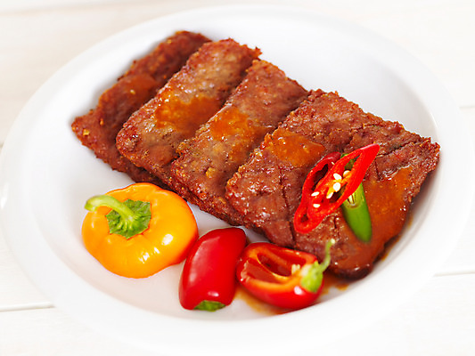 포토 JPG 스튜디오촬영 접시 한식 음식 고추 반찬 파프리카 요리 사람없음 구이 떡갈비 국내포토 식기 채소 실내 파일형식