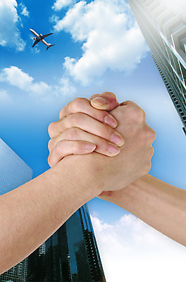 주간 PSD 구름 편집이미지 손 로우앵글 포즈 비즈니스 관계 자연 하늘 협력 비행기 사람 손짓 빌딩 야외 건물 신체부위 도시 결심 동맹 우호적 이미지편집 자연요소 건축물 뷰포인트 컨셉 항공교통 모션 대중교통 생태계 파일형식