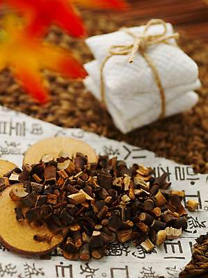 포토 JPG 스튜디오촬영 의학 건조 사람없음 치료 약 한의학 약재 한약재 약초 한약 말린음식 계수나무 계지 국내포토 나무 음식 실내 풀_식물 파일형식