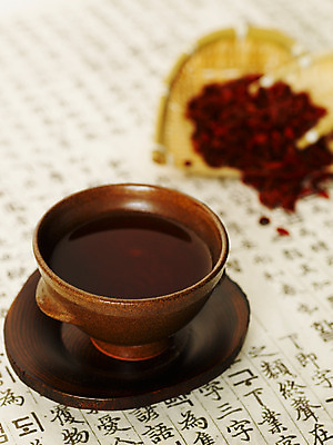 포토 JPG 스튜디오촬영 웰빙 열매 음료 음식 의학 열쇠 건조 사람없음 한의학 약재 한약재 차 전통차 약초 찻잔 다기 한약 컵받침 한지 키_도구 말린음식 구기자 한방차 국내포토 식물 종이 잔 실내 차_음료 약 도구 풀_식물 다도 받침대 파일형식