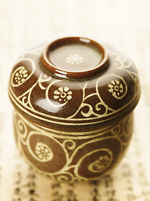 포토 JPG 스튜디오촬영 문양 생활용품 무늬 실내 근접촬영 사람없음 도자기 찻잔 다기 한지 국내포토 종이 뷰포인트 잔 내부 다도 오브젝트 파일형식