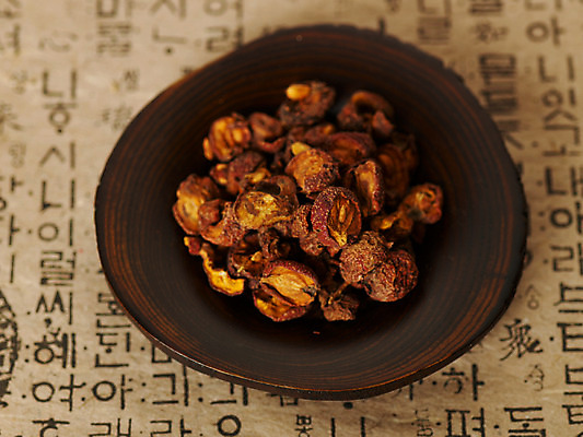 포토 JPG 스튜디오촬영 열매 의학 건조 누끼 사람없음 치료 약 한의학 약재 한약재 약초 한약 한지 말린음식 산사자 국내포토 식물 종이 음식 실내 풀_식물 파일형식