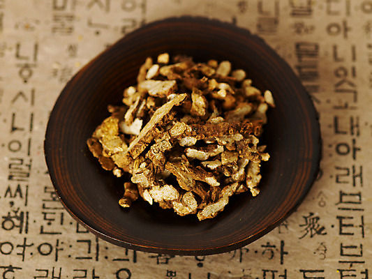 포토 JPG 스튜디오촬영 의학 건조 사람없음 치료 약 한의학 약재 한약재 약초 한약 한지 말린음식 삽주 국내포토 종이 음식 실내 풀_식물 파일형식