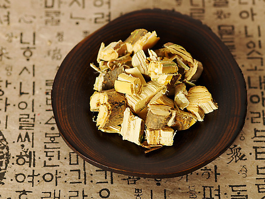 포토 JPG 스튜디오촬영 의학 건조 사람없음 치료 약 한의학 약재 한약재 약초 한약 한지 말린음식 뽕나무 상지 국내포토 나무 종이 음식 실내 풀_식물 파일형식