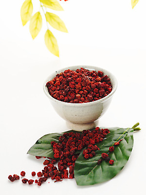 포토 JPG 스튜디오촬영 그릇 열매 잎 의학 나뭇잎 건조 사람없음 치료 약 한의학 약재 한약재 용기 약초 한약 말린음식 오미자 국내포토 식물 식기 음식 실내 풀_식물 파일형식