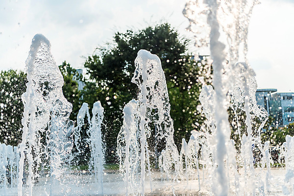 포토 JPG 주간 공원 풍경 근접촬영 사람없음 야외 물 여름 여름풍경 분수 분수대 국내포토 자연요소 계절 공공시설 뷰포인트 파일형식 여름_계절