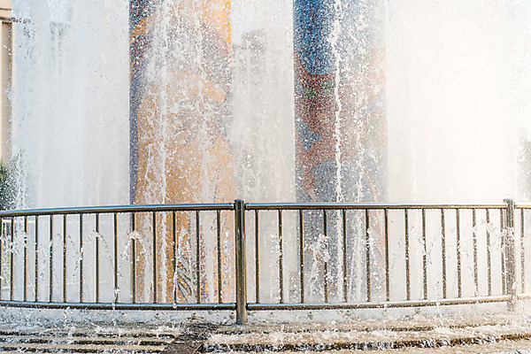 포토 JPG 주간 공원 풍경 사람없음 야외 물 여름 여름풍경 분수 분수대 국내포토 자연요소 계절 공공시설 파일형식 여름_계절