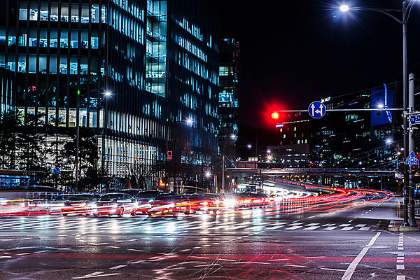 JPG 도로 야경 사람없음 야외 건물 빛 도시풍경 도시 장노출 궤적 건축물 길 교통시설 촬영기법 풍경 야간 파일형식 풍경_경치