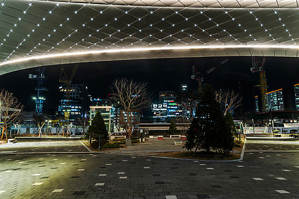 JPG 도로 야경 사람없음 야외 건물 빛 도시풍경 도시 장노출 건축물 길 교통시설 촬영기법 풍경 야간 파일형식 풍경_경치