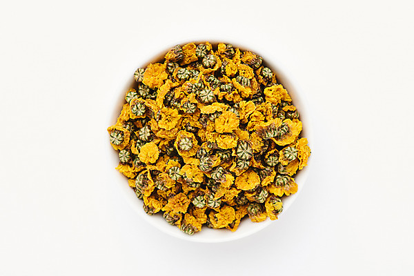 포토 JPG 스튜디오촬영 식물 그릇 꽃잎 건조 국화 실내 건강 누끼 사람없음 하이앵글 차 오브젝트 흰배경 꽃차 플랫레이 국내포토 식기 꽃 음료 뷰포인트 백그라운드 내부 차_음료 흰색 플랫 파일형식