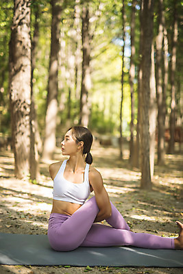 포토 JPG 주간 전신 나무 응시 여자 요가 자연 건강 한명 앉기 20대 성인 야외 옆모습 운동 스트레칭 한국인 한강공원 성인여자한명만 국내포토 자연요소 식물 1 웰빙 시선 공원 뷰포인트 모션 사람 동양인 청년 한강 생태계 여자한명만 성인여자만 파일형식