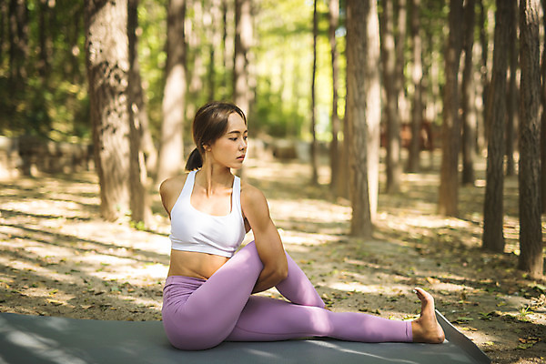 포토 JPG 주간 전신 나무 응시 여자 요가 자연 건강 한명 앉기 20대 성인 야외 옆모습 운동 스트레칭 한국인 한강공원 성인여자한명만 국내포토 자연요소 식물 1 웰빙 시선 공원 뷰포인트 모션 사람 동양인 청년 한강 생태계 여자한명만 성인여자만 파일형식
