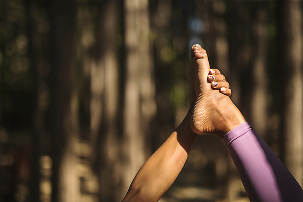 포토 JPG 주간 손 여자 요가 발 자연 건강 한명 20대 성인 야외 신체부위 운동 스트레칭 한국인 잡기 다리찢기 다리들기 한강공원 성인여자한명만 국내포토 자연요소 1 웰빙 공원 모션 사람 동양인 청년 한강 생태계 여자한명만 성인여자만 파일형식