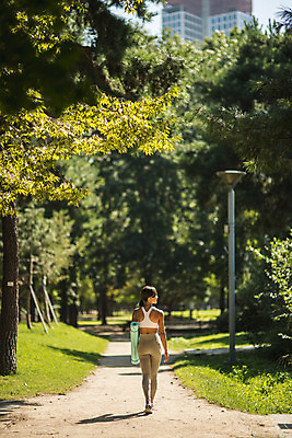 포토 JPG 주간 전신 나무 응시 여자 요가 자연 한명 들기 20대 성인 야외 뒷모습 걷기 한국인 한강공원 성인여자한명만 국내포토 자연요소 식물 1 웰빙 시선 공원 뷰포인트 모션 사람 동양인 청년 한강 생태계 여자한명만 성인여자만 파일형식