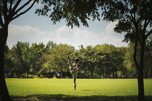 포토 JPG 주간 전신 나무 응시 여자 요가 자연 건강 한명 서기 잔디 20대 성인 야외 뒷모습 운동 스트레칭 한국인 다리찢기 다리들기 한강공원 성인여자한명만 국내포토 자연요소 식물 1 웰빙 시선 공원 뷰포인트 모션 사람 동양인 청년 한강 생태계 여자한명만 성인여자만 파일형식