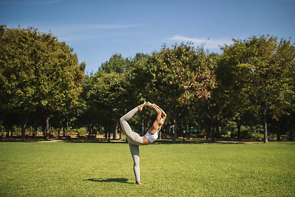 포토 JPG 주간 전신 나무 응시 여자 요가 자연 건강 한명 서기 잔디 20대 성인 야외 옆모습 운동 스트레칭 한국인 한강공원 성인여자한명만 국내포토 자연요소 식물 1 웰빙 시선 공원 뷰포인트 모션 사람 동양인 청년 한강 생태계 여자한명만 성인여자만 파일형식