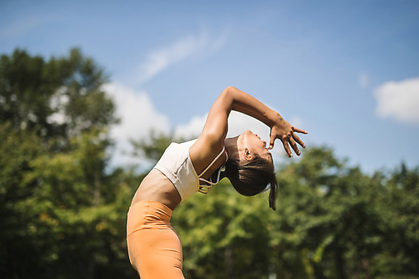 포토 JPG 주간 여자 요가 자연 건강 한명 서기 상반신 20대 성인 야외 옆모습 운동 스트레칭 한국인 손모으기 손뻗기 한강공원 성인여자한명만 국내포토 자연요소 1 웰빙 공원 뷰포인트 모션 사람 동양인 손짓 청년 한강 생태계 여자한명만 성인여자만 파일형식