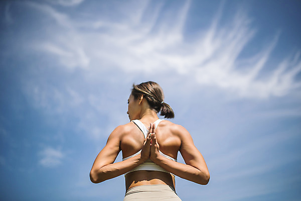 포토 JPG 주간 구름 여자 로우앵글 요가 자연 하늘 건강 한명 서기 상반신 20대 성인 야외 뒷모습 운동 스트레칭 한국인 한강공원 성인여자한명만 국내포토 자연요소 1 웰빙 공원 뷰포인트 모션 사람 동양인 청년 한강 생태계 여자한명만 성인여자만 파일형식