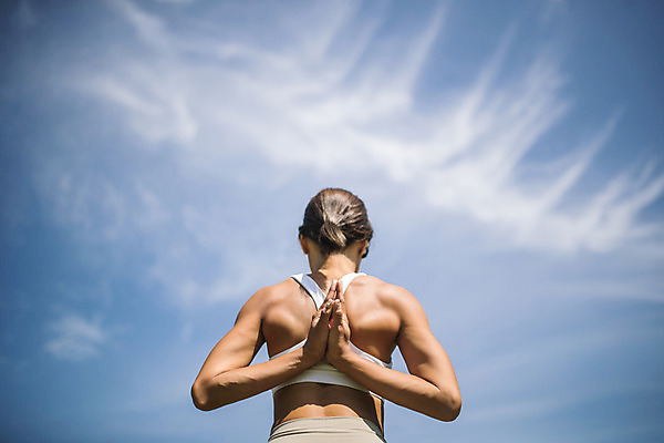 포토 JPG 주간 구름 여자 로우앵글 요가 자연 하늘 건강 한명 서기 상반신 20대 성인 야외 뒷모습 운동 스트레칭 한국인 한강공원 성인여자한명만 국내포토 자연요소 1 웰빙 공원 뷰포인트 모션 사람 동양인 청년 한강 생태계 여자한명만 성인여자만 파일형식