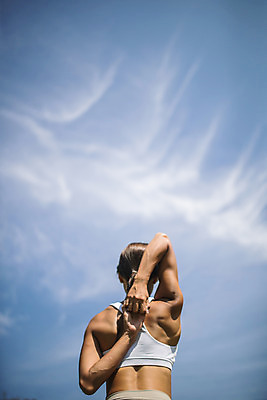 포토 JPG 주간 구름 여자 로우앵글 요가 자연 하늘 건강 한명 서기 상반신 20대 성인 야외 뒷모습 운동 손잡기 스트레칭 한국인 손모으기 한강공원 성인여자한명만 국내포토 자연요소 1 웰빙 공원 뷰포인트 모션 사람 동양인 손짓 청년 한강 생태계 여자한명만 성인여자만 파일형식