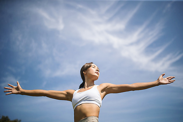 포토 JPG 주간 구름 여자 로우앵글 요가 자연 하늘 팔벌리기 건강 한명 서기 상반신 20대 성인 야외 앞모습 운동 스트레칭 한국인 손뻗기 한강공원 성인여자한명만 국내포토 자연요소 1 웰빙 공원 뷰포인트 모션 사람 동양인 청년 한강 생태계 여자한명만 성인여자만 파일형식