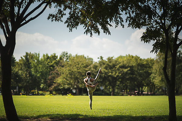 포토 JPG 주간 전신 나무 여자 요가 자연 건강 한명 서기 잔디 20대 성인 야외 뒷모습 운동 스트레칭 한국인 다리들기 한강공원 성인여자한명만 국내포토 자연요소 식물 1 웰빙 공원 뷰포인트 모션 사람 동양인 청년 한강 생태계 여자한명만 성인여자만 파일형식