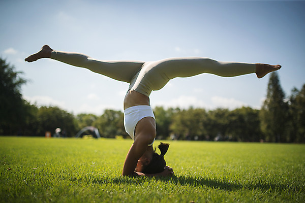 포토 JPG 주간 전신 나무 응시 여자 요가 자연 건강 한명 잔디 20대 성인 야외 옆모습 운동 스트레칭 한국인 다리찢기 다리들기 한강공원 성인여자한명만 국내포토 자연요소 식물 1 웰빙 시선 공원 뷰포인트 모션 사람 동양인 청년 한강 생태계 여자한명만 성인여자만 파일형식