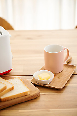 포토 JPG 스튜디오촬영 음식 빵 식탁 아침 실내 사람없음 갈색 식사 우유 머그컵 아침식사 식빵 브런치 토스트 버터 토스트기 국내포토 주간 컬러 탁자 유제품 내부 컵 가전제품 파일형식