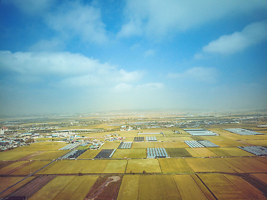포토 JPG 주간 구름 여행 하늘 한국 논 풍경 사람없음 야외 관광지 하이앵글 추수 벼 가을 항공촬영 논산 곡식저장고 국내여행 전경 국내포토 자연요소 계절 아시아 뷰포인트 농업 곡류 충청남도 저장소 파일형식 탑뷰