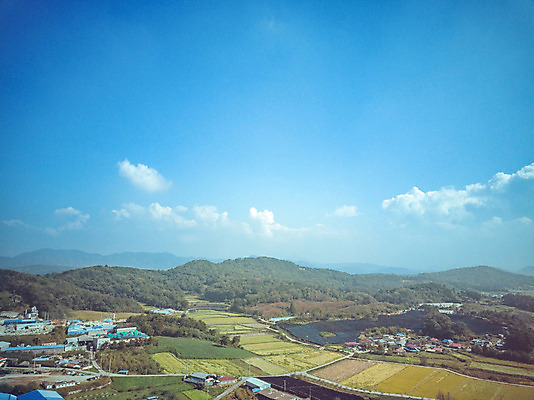 포토 JPG 주간 구름 여행 하늘 한국 논 풍경 사람없음 야외 관광지 하이앵글 추수 벼 가을 항공촬영 논산 곡식저장고 국내여행 전경 국내포토 자연요소 계절 아시아 뷰포인트 농업 곡류 충청남도 저장소 파일형식 탑뷰