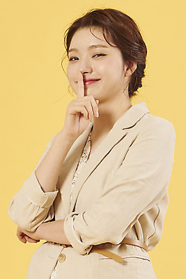 포토 JPG 스튜디오촬영 우먼라이프 여자 손가락 실내 한명 서기 미소 손짓 상반신 20대 성인 옆모습 쇼핑 팔짱 한국인 자신감 비밀 쉿 조용 노란배경 성인여자한명만 국내포토 1 라이프스타일 손 감정 뷰포인트 백그라운드 컨셉 모션 표정 사람 동양인 청년 내부 노란색 여자한명만 성인여자만 파일형식