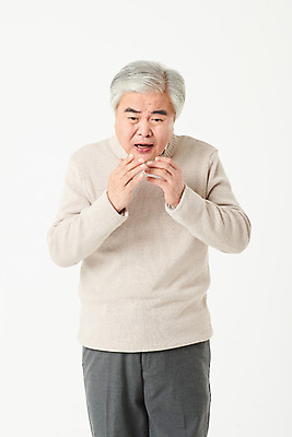 포토 JPG 스튜디오촬영 할아버지 노년 남자 실내 한명 서기 상반신 앞모습 실버라이프 놀람 한국인 60대 흰배경 노인남자한명만 오팔세대 액티브시니어 국내포토 1 라이프스타일 감정 뷰포인트 백그라운드 모션 표정 사람 동양인 성인 내부 흰색 세대 남자한명만 노인남자만 파일형식