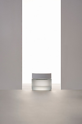 포토 JPG 스튜디오촬영 회색배경 실내 사람없음 한개 화장품 용기 오브젝트 공병 수분크림 목업 국내포토 1 그릇 백그라운드 내부 뷰티 회색 병_담는 파일형식