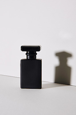 포토 JPG 스튜디오촬영 실내 그림자 사람없음 한개 화장품 용기 향수 오브젝트 흰배경 공병 목업 국내포토 1 그릇 백그라운드 내부 뷰티 흰색 병_담는 파일형식