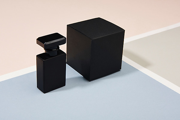 포토 JPG 스튜디오촬영 종이 포장 실내 사람없음 상자 컬러풀 화장품 두개 용기 종이상자 향수 오브젝트 패키지 공병 목업 국내포토 그릇 컬러 2 내부 뷰티 병_담는 파일형식