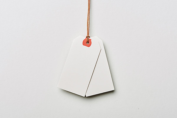 포토 JPG 스튜디오촬영 종이 백그라운드 비즈니스 실내 사람없음 하이앵글 꼬리표 사무용품 두개 흰색 오브젝트 흰배경 네임텍 목업 플랫레이 국내포토 뷰포인트 컬러 2 문구용품 내부 라벨 플랫 파일형식