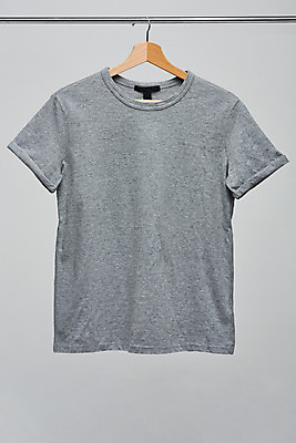 포토 JPG 스튜디오촬영 옷 티셔츠 회색배경 실내 사람없음 한개 공백 반팔티셔츠 옷걸이 오브젝트 목업 국내포토 1 백그라운드 셔츠 내부 회색 파일형식