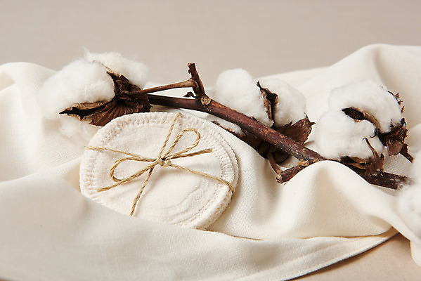 포토 JPG 스튜디오촬영 실내 사람없음 자연보호 환경 그린캠페인 재활용 천 오브젝트 에코 친환경 목화꽃 친환경제품 화장솜 목화솜 갈색배경 제로웨이스트 국내포토 꽃 캠페인 백그라운드 자연 내부 갈색 화장용품 직물 보호 솜 사회이슈 파일형식