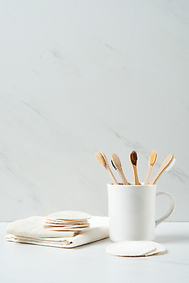 포토 JPG 스튜디오촬영 실내 사람없음 자연보호 환경 그린캠페인 재활용 머그컵 욕실 오브젝트 흰배경 에코 친환경 비누 친환경제품 화장솜 제로웨이스트 대나무칫솔 국내포토 캠페인 백그라운드 자연 내부 컵 위생용품 화장용품 흰색 보호 칫솔 사회이슈 파일형식