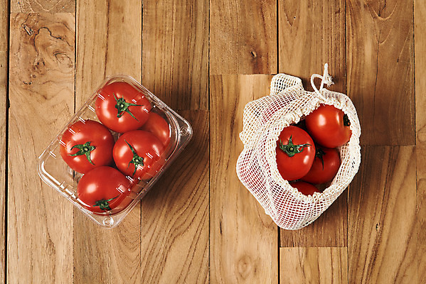 포토 JPG 스튜디오촬영 토마토 실내 사람없음 하이앵글 자연보호 환경 그린캠페인 재활용 장바구니 오브젝트 에코 친환경 친환경제품 포장용기 플랫레이 갈색배경 제로웨이스트 나무배경 과채 국내포토 캠페인 뷰포인트 백그라운드 채소 과일 자연 내부 쇼핑 갈색 바구니 플랫 보호 사회이슈 포장재료 파일형식