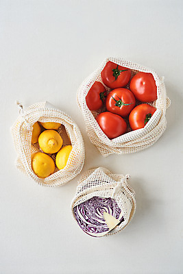 포토 JPG 스튜디오촬영 토마토 채소 오렌지 과일 실내 사람없음 하이앵글 자연보호 환경 그린캠페인 재활용 장바구니 오브젝트 흰배경 에코 친환경 양배추 친환경제품 플랫레이 제로웨이스트 국내포토 캠페인 뷰포인트 백그라운드 자연 내부 쇼핑 바구니 흰색 플랫 보호 사회이슈 파일형식