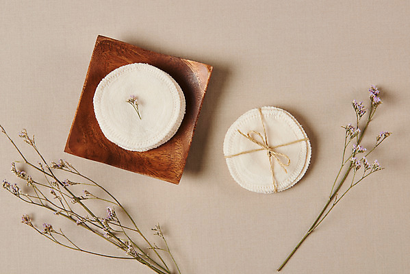 포토 JPG 스튜디오촬영 꽃 실내 사람없음 하이앵글 자연보호 환경 그린캠페인 재활용 오브젝트 에코 친환경 드라이플라워 친환경제품 화장솜 플랫레이 갈색배경 제로웨이스트 국내포토 식물 캠페인 뷰포인트 백그라운드 자연 내부 갈색 화장용품 플랫 보호 사회이슈 파일형식